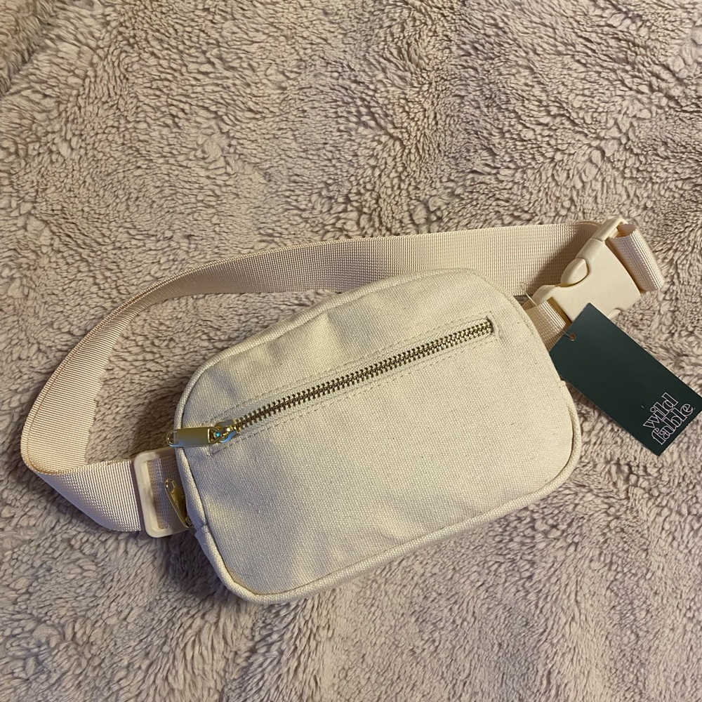 Wild Fable Cream Colored Fanny Pack